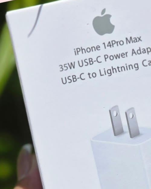 Cargador iPhone 35W en su caja